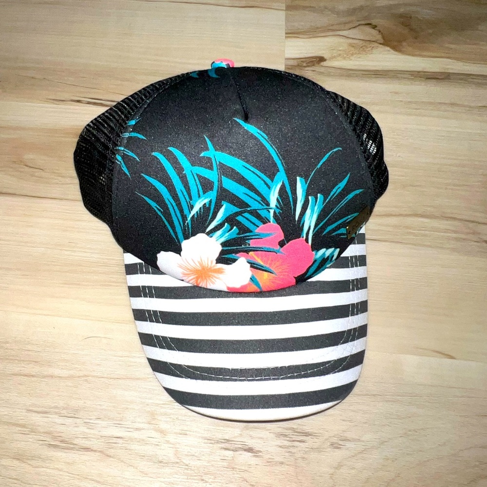 Kids Roxy baseball hat